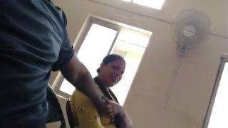 Rapat Orang Tua Murid Berubah Jadi Adu Rayu Mesra
