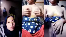 Ukhti Cantik Buka Hijab, Pamer Memek Dan Toketnya Yang Menggoda