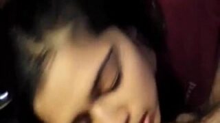 Video Mesum Telugu: Si Jalang Menggoyangkan Pantat Sambil Menghisap Kontol Ayah Tirinya