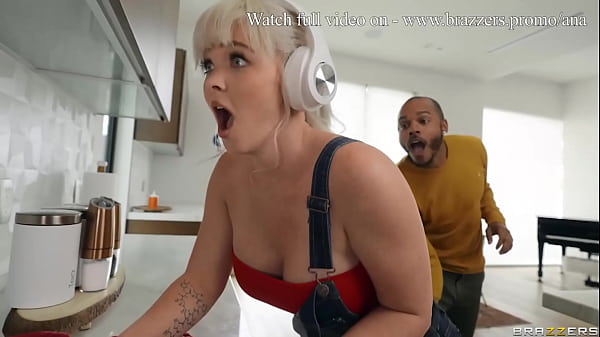 Gadisku Yang Besar Suka Anusnya Ditembus! – Kay Carter, Delilah Day / Brazzers / Tonton Full Di Www.brazzers.promo/ana