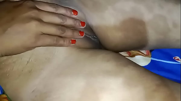 Desi Bhabhi Sangeet: Gaon Ki Garmi Mein Saree Uthake Zor Zor Se Chudai, Spasht Hindi Awaz Mein