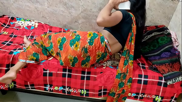 पति से फोन पर बात करते हुए भाई ने मेरी चूत को जोर-जोर से चोदकर फाड़ दिया।