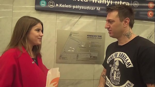 Gadis Rusia Dibuahi Hingga Tumpah Di Selangkangan Suburnya Oleh Pria Amerika Tak Dikenal!