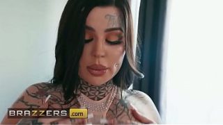 Valentina Vixen Yang Nakal Membalas Dengan Kontol Keras Yang Menggila / Brazzers / Masukkan Kode Xvpromo Di Situs Resmi Untuk Diskon
