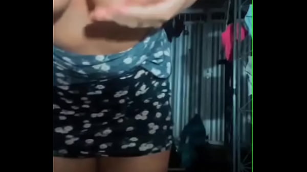 Gabi Menggoda Di Live Dengan Rayuan Sensual