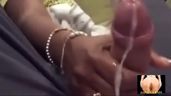 Goyangan Tangan Ibu India Yang Menggoda