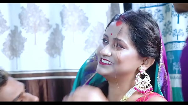 Bhabhi India Menggoda, Bercinta Lembut Dengan Suami Sambil Masih Berpakaian Sari – Suara Erotis Bahasa Hindi