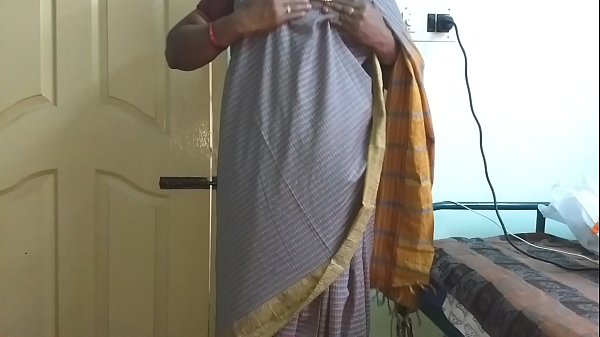 Gadis India Seksi Dari Berbagai Suku Memamerkan Payudara Besar Dan Memasturbasi Dengan Nafsu