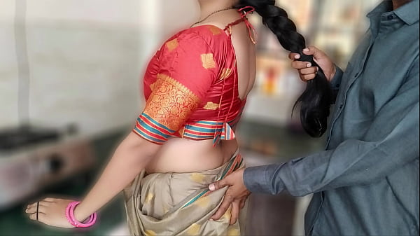 गांव की गर्म भाभी ने किचन में पहली बार देवर के साथ जंगली सेक्स किया, देसी बेब की तंग चूत का वीडियो वायरल हो गया