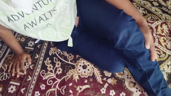 Bhabhi Ka Garam Pani Se Devar Ko Nehla Diya, Chudai Mein Ubal Padi Jawani Ka Sara Ras.