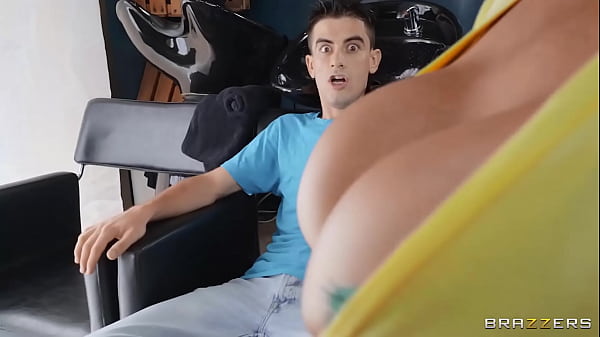 Tukang Cukur Yang Bisa Kasih Layanan Ekstra / Brazzers / Unduh Versi Lengkap Di Https://zzfull.com/clie