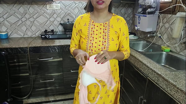 Kamar Mandi Mein Bhabhi Ke Saath Gandi Baatein Karte Hue Bhai Ne Maangi Uski Chudai Ki Aawaz
