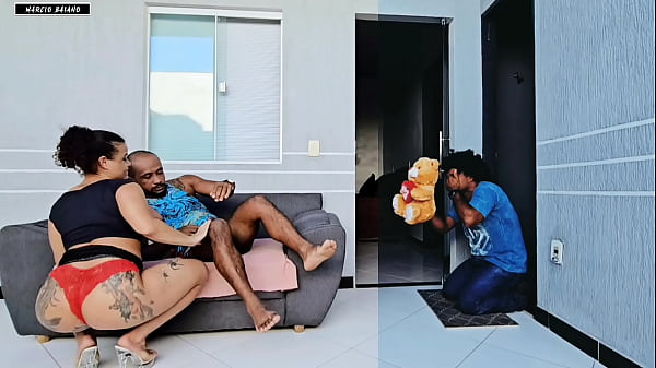 Kekasihku Yang Bodoh Memberiku Hadiah Romantis Di Hari Valentine, Tapi Malah Menemukanku Tengah Digerogoti Kakaknya Yang Lebih Perkasa