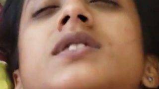Desi Manis Basah Dipenuhi Sperma