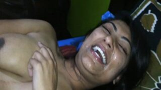Gadis Delhi Yang Haus Sperma India, Terus-menerus Menelan Cairan Panas Di Mulutnya