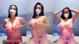 Live Streaming Payudara Besar Dengan Lingerie Pink Menggoda