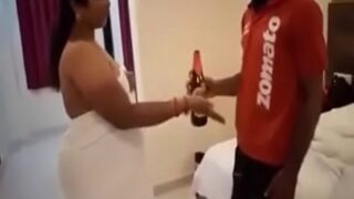Video Panas Tante India Dan Kurir Pengiriman