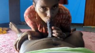 Video Panas Wanita Tamil Yang Menggoda Dengan Aksi Mengulum Dan Menunggangi Penis