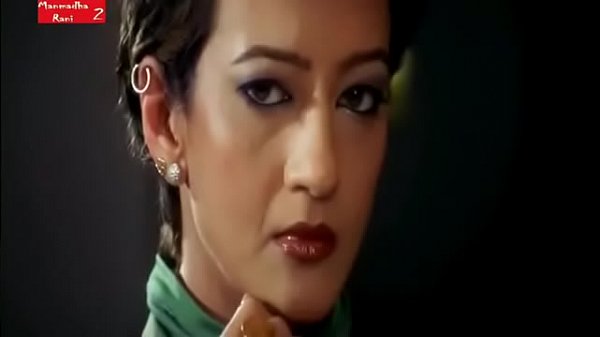 Gadis India Yang Menggoda Dengan Liku-liku Tubuhnya Yang Memikat