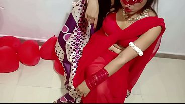 Pengantin Baru India Dalam Sari Merah, Rayakan Valentine Dengan Gairah Membara Bersama Suami Desi – Adegan Panas Penuh Nafsu