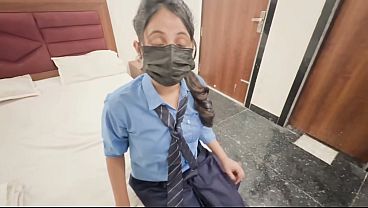 Gadis Desi Dan Teman Sekolahnya Beraksi Ganas Di Kamar Oyo Dengan Audio Hindi Yang Menggairahkan