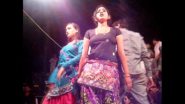 Tarian Menggoda Dari Gadis India Yang Menggairahkan