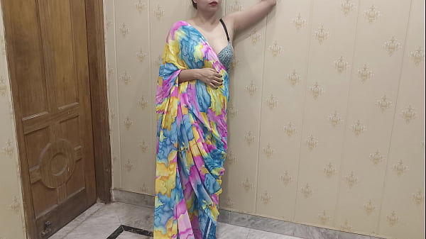 Chhune Se Hi Uski Chut Garm Ho Gayi, Aur Usne Apni Chut Mein Le Liya Uska Mota Kala Lund