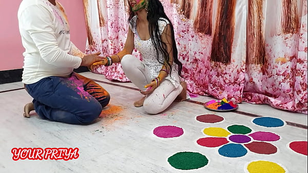 Holi Yang Menggoda: Priya Dan Kakak Tirinya Berpesta Sensual Di Warna-warna Erotis