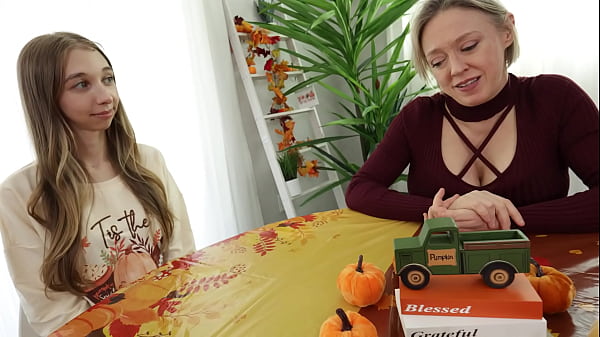 Ikatan Panas Kakak Tiri Sebelum Makan Malam Thanksgiving – Breezy Bri