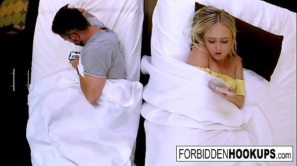 Gadis Seksi Menggoda Dan Bercinta Dengan Kakak Tiri Yang Terlarang