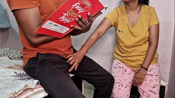 स्कूल की लड़की ने अच्छे नंबर पाने के लिए अपने ट्यूशन टीचर के साथ सेक्स किया