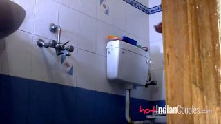 Bercinta Di Kamar Mandi: Pasangan India Shilpa Raghav Beraksi Panas