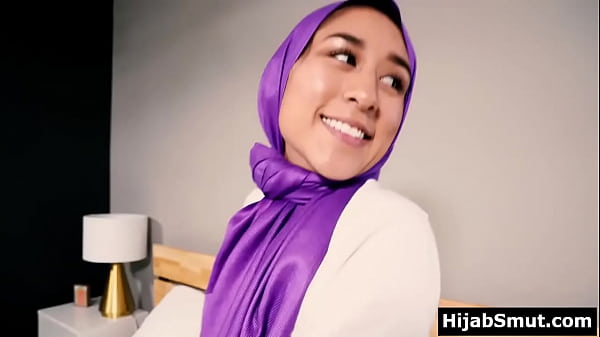 Gadis Arab Berjilbab Menggoda Ranjang Tanpa Izin Orang Tua