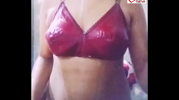 Video Panas Cewek Desi Mainin Shawar Dan Jari-jari
