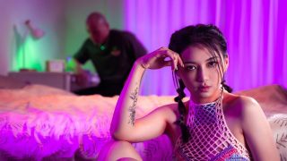 Gadis Asia Menggoda Dengan Teriakan Sensual