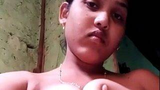 Gadis Desi Merekam Diri Telanjang Untuk Koleksi Pribadi
