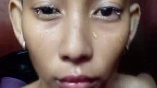 Gadis India Bertubuh Ramping Memamerkan Tubuh Seksi Dalam Foto Mandi