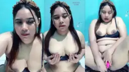 Velicia Yang Menggoda, Memutar Puting Dan Menggesek Omek Hingga Berkilauan Bling2 Id 8562284