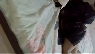 زوج مصري ديوث يشاهد زوجته المصرية الساخنة تمارس الجنس مع عشيقها أمام عينيه