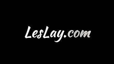 Pijat Panas, Pasangan Lesbian Tergoda Saat Janji Temu Batal
