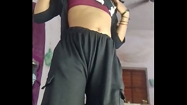 Suami Bhabhi India Menggila, Mengentot Memeknya Dalam Posisi Cowgirl Dengan Erangan Hindi Yang Menggairahkan