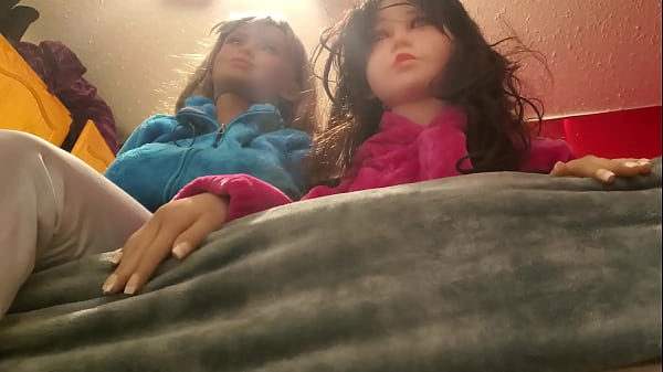 Ayah Mengajari Anak Perempuannya Cara Menghisap Kontol (bagian 1/3)