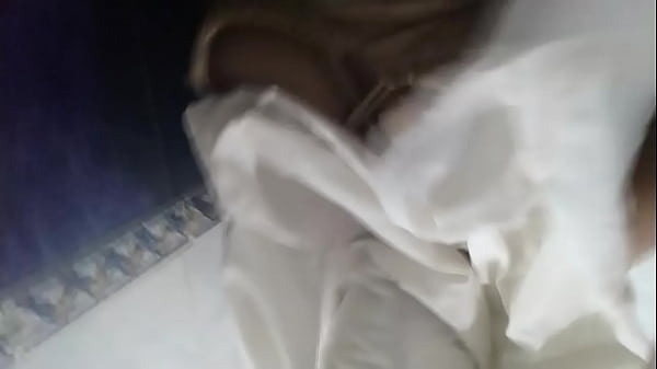 Arab Sex Amateur: Istri Dan Ibu Berhijab Mengocok Memek Basah Sampai Muncrat Di Webcam