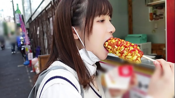 韓国好きな今どき女子高生と韓流デート、はみ出る陰毛がたまらない未処理マ○コ。モチ肌が輝くピストンで思考停止寸前！