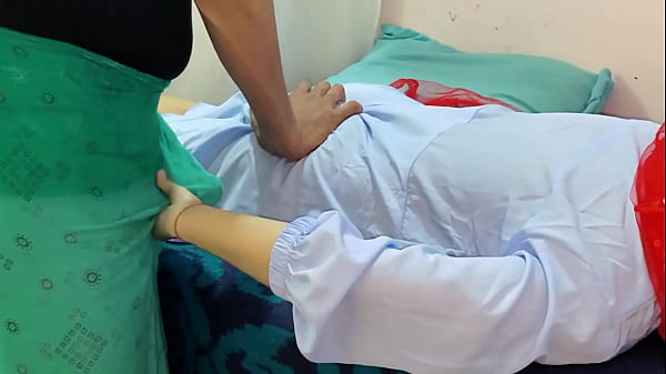 Malkin Sengaja Atur Biar Pelayannya Ngewe Pakai Suara Hindi Yang Bikin Makin Panas.