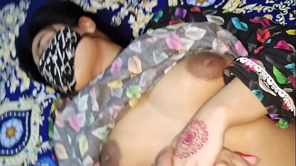 Ibu Tiriku Ngajarin Aku Cara Ngewe Dengan Omongan Kotor Hindi, Erangan Liar, Dan Seks Liar.