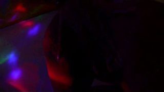 Colombia Mami Montok Kasih Blowjob Basah Di Kamar Mandi, Lalu Ngewe Di Sofa