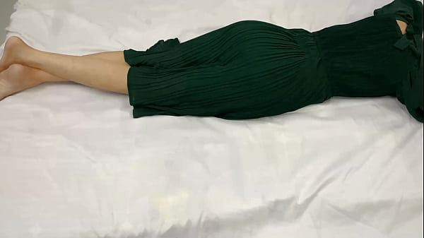 Saat Malam, Step Adikku Yang Baru 18 Tahun Sendirian Di Kamar, Aku Masuk Dan Memuaskan Nafsu Birahi Di Tubuhnya.