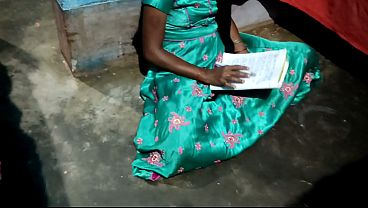 Desi Bhabhi Baca Buku, Guru Digebukin Sambil Ngocok
