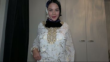 Pov – Ngewein Kakak Tiri Muslimah Berhijab Yang Romantis Banget
